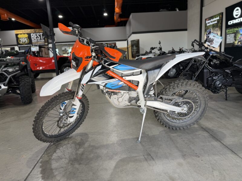2022 KTM Freeride ()