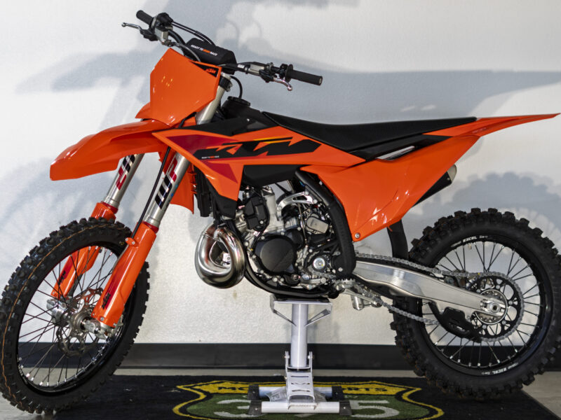 2023 KTM 450 XC-F (U393439) 22 2025 KTM 300 SX (K315211)