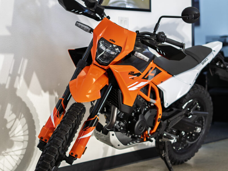2023 KTM 450 XC-F (U393439) 29 2025 KTM 390 Enduro R (K203910)