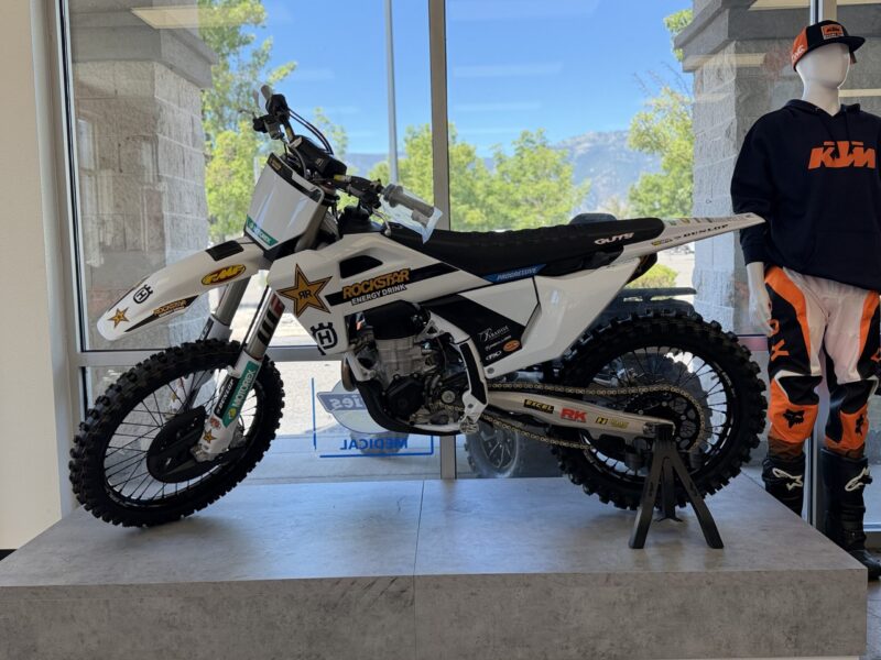 2025 KTM 350 XC-F (K235535) 6 2026 Husqvarna FC 450 Factory Edition (H330010)
