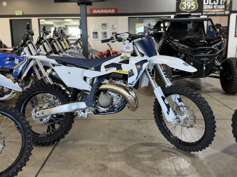 2025 KTM 350 XC-F (K235535) 11 2026 Husqvarna TC 250 (H241633)