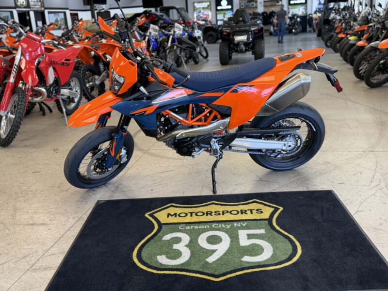 2026 KTM 690 SMC R (K789643)
