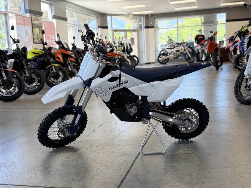 2027 Husqvarna EE 5 (H031853)