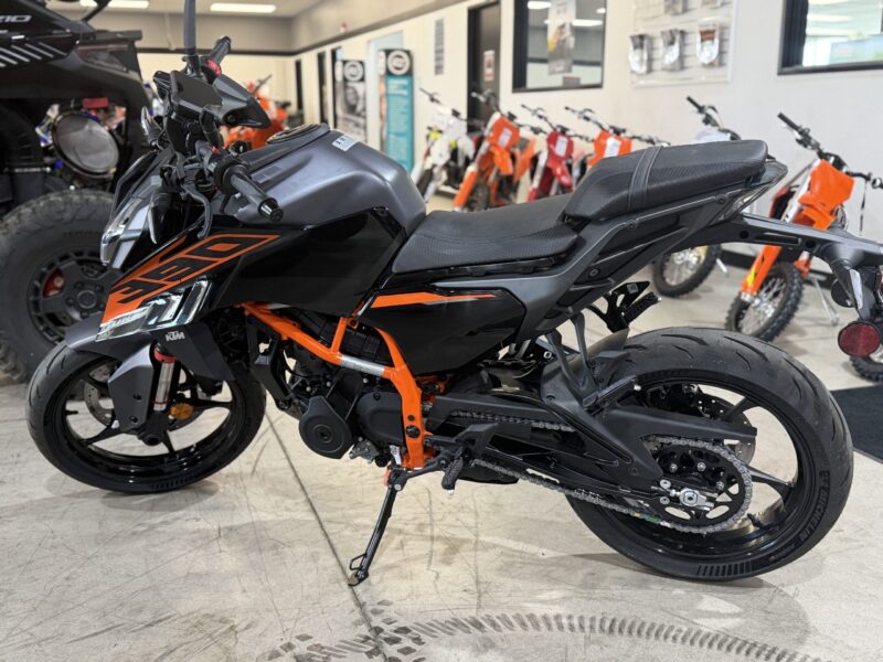 2026 KTM 390 DUKE (K274324)
