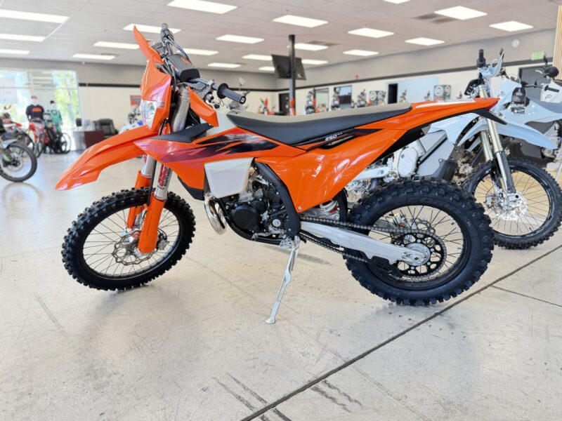 2027 KTM 250 XC-W (K250654)